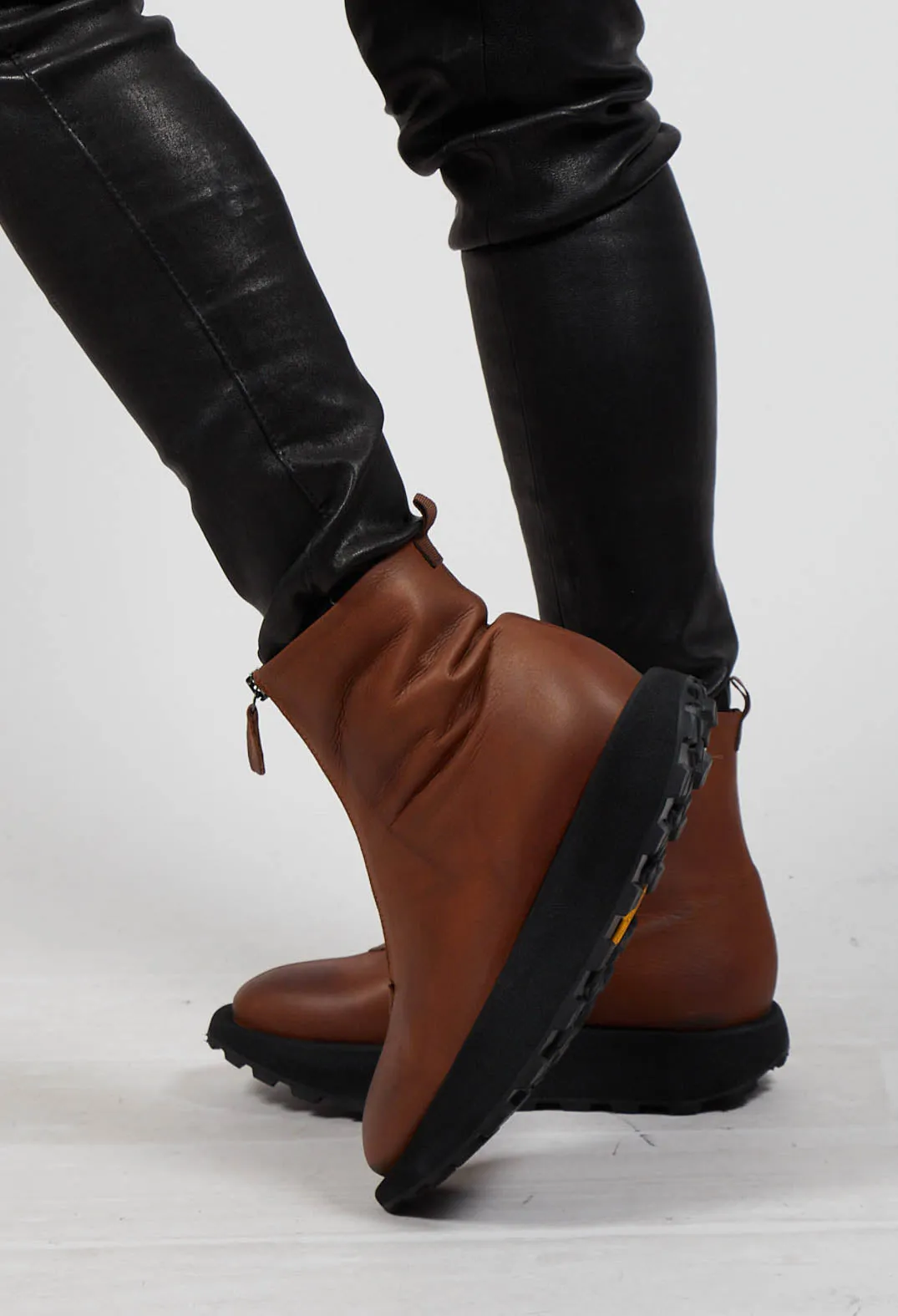 Ankle Boots with Curved Sole in Gasoline Caramello