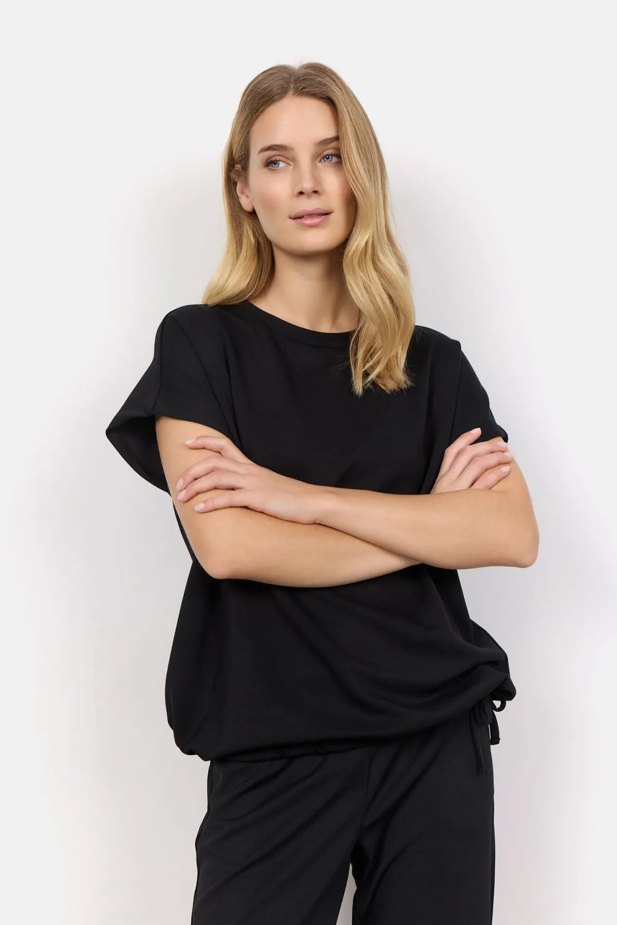 Banu T-Shirt