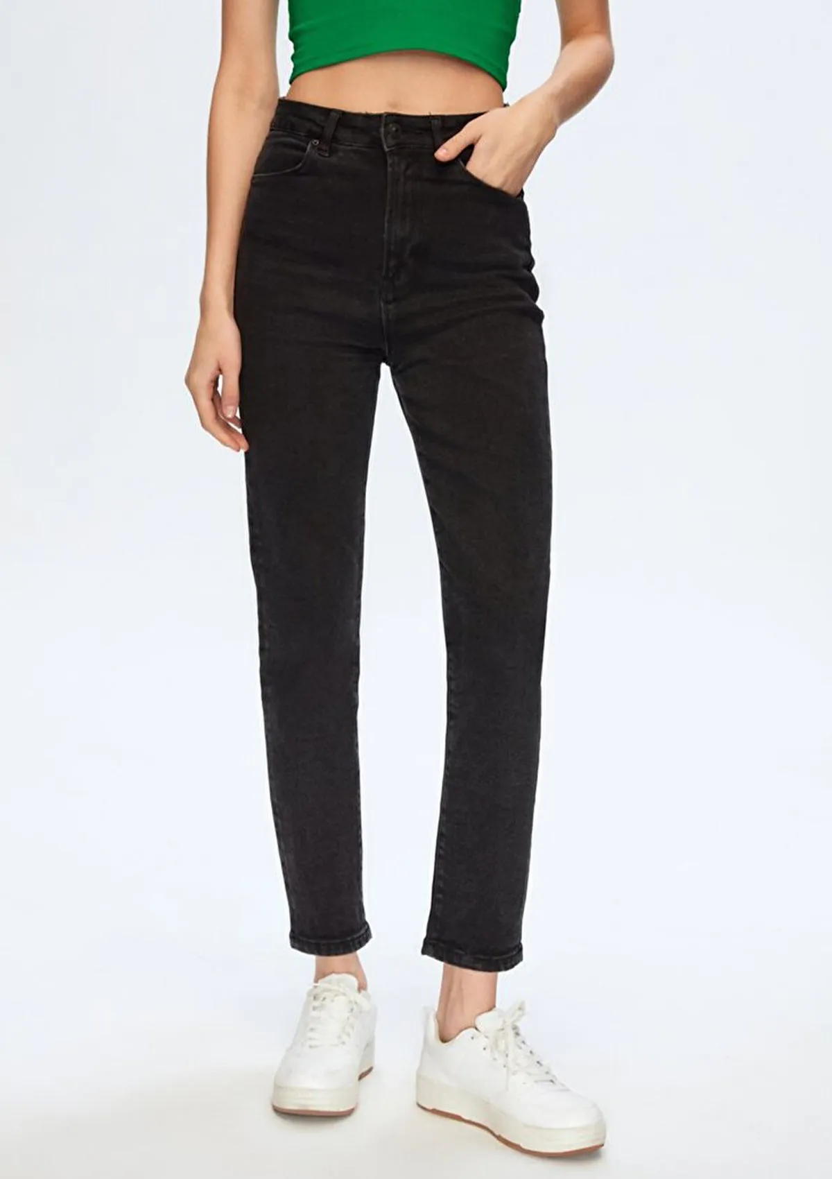 Dores Black High Rise Slim Jean