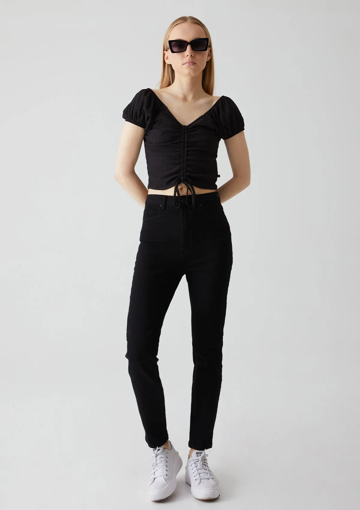 Dores Black High Rise Slim Jean