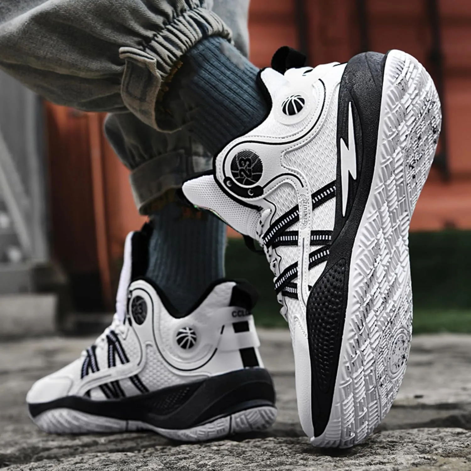 Men's Fashion High Top Lace Up Basketballs Shoes Lightweight Breathable Non-Slip Tennis Sneakers Classic Sports Walking Shoes