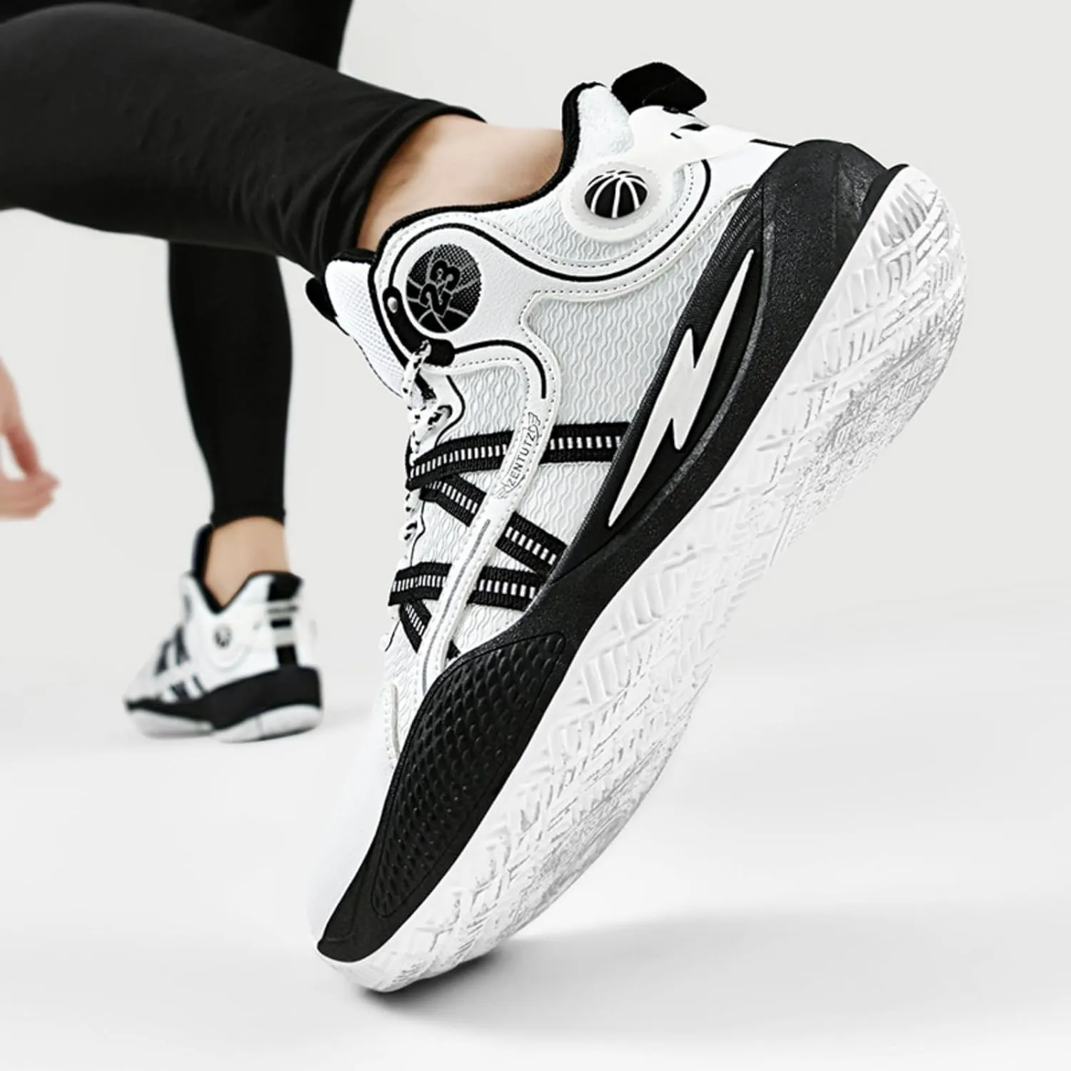 Men's Fashion High Top Lace Up Basketballs Shoes Lightweight Breathable Non-Slip Tennis Sneakers Classic Sports Walking Shoes